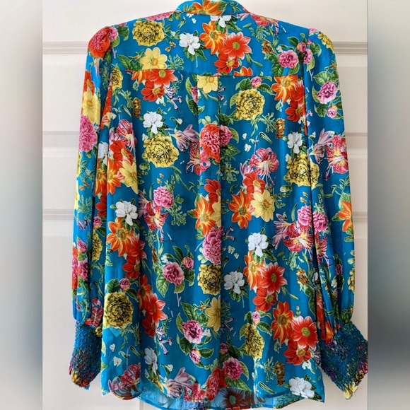 - ALICE + OLIVIA
Sheila Floral Satin Blouse size M - Picture 7 of 10